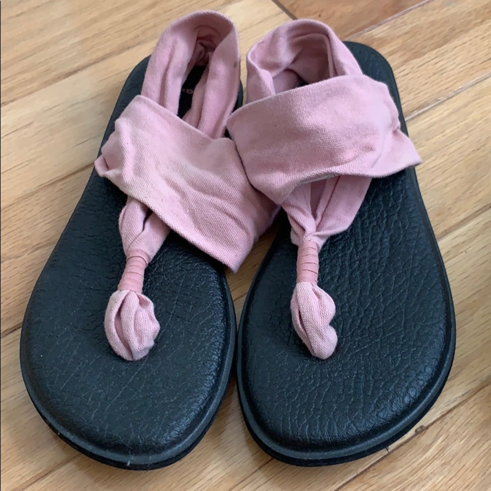Sanük yoga sandals
